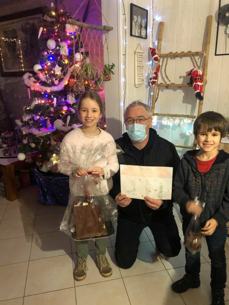 Lire la suite à propos de l’article Eryn et Jonas ont remporté le concours de dessins de Noël